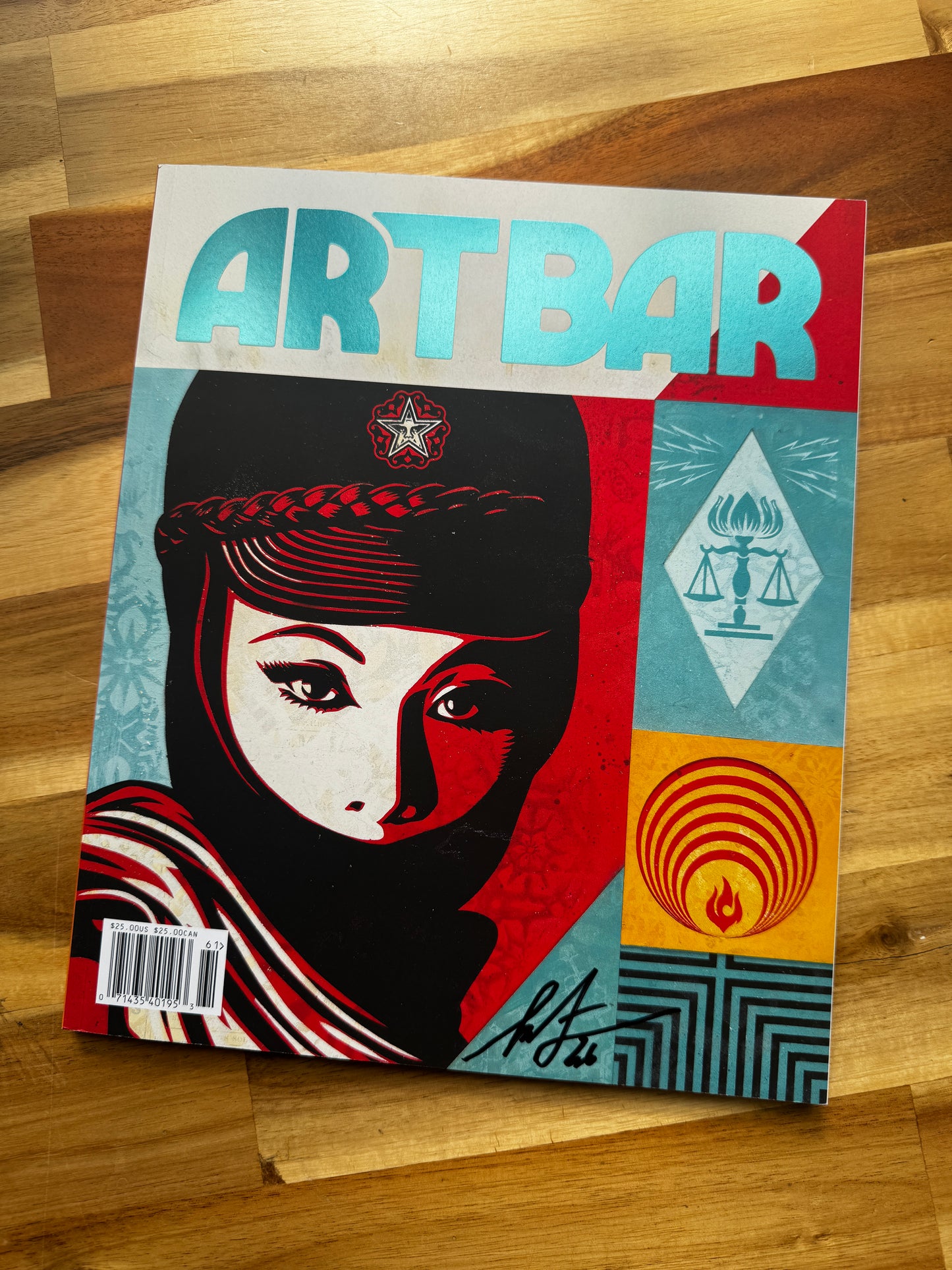 SIGNED Shepard Fairey Issue 003 cover + Tote Bag